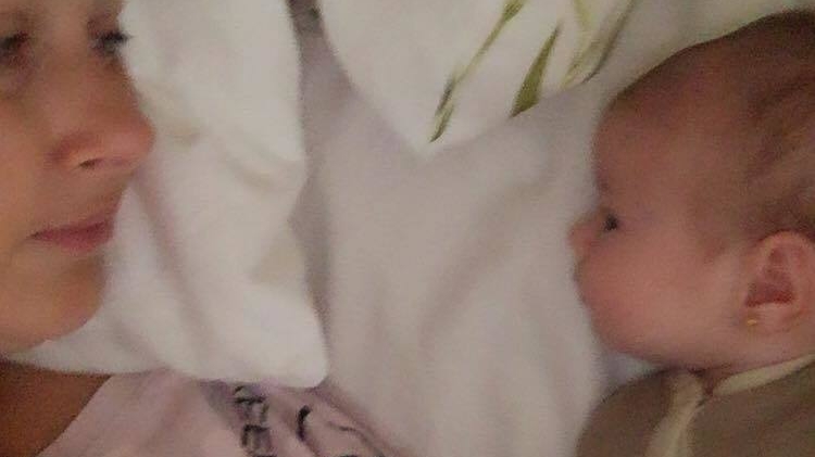 Gabriela Cristea, anunţ la început de săptămână! S-a fotografiat cu fetiţa în pat şi...