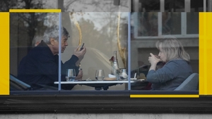 Ce face ”Il Luce” când Neli e cu ochii pe el. Mircea Lucescu a lăsat fotbalul să se ”odihnească” și a petrecut cu soția