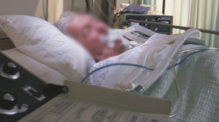 Un iesean s-a aruncat de la etaj de cinci ori in ultimele luni! Astazi a ajuns din nou la spital!