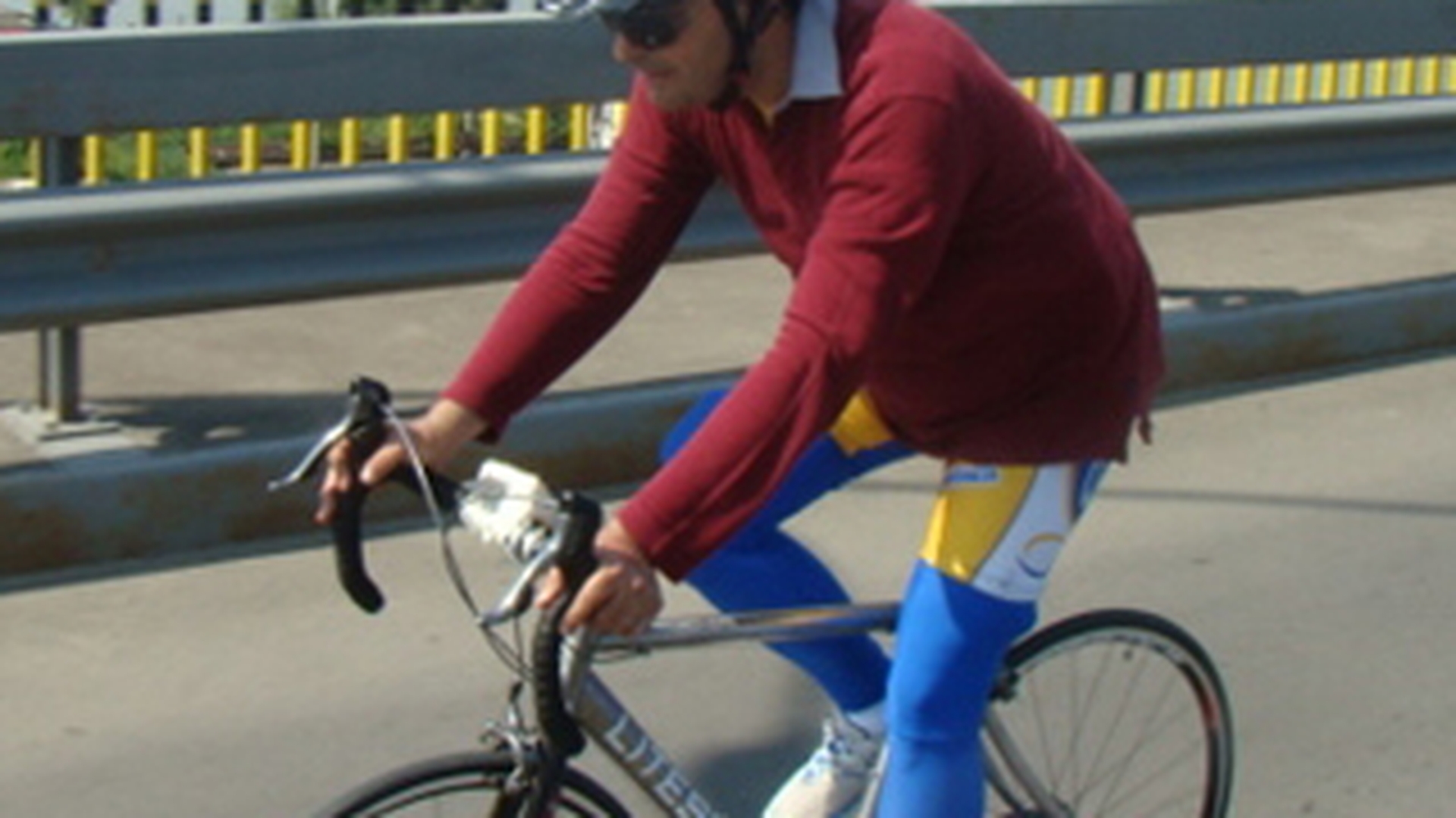 Lucian Mindruta a renuntat la bicicleta! Merge cu o masina de imprumut!