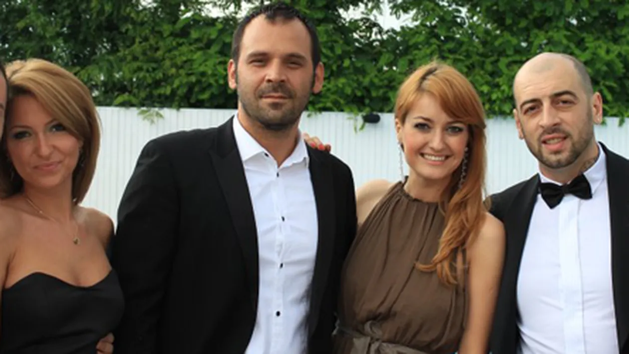 Au facut nunta in Tenerife, iar rudele au urmarit ceremonia pe Skype! George Calin de la Deepcentral s-a insurat cu febletea tocilarilor din Pitesti