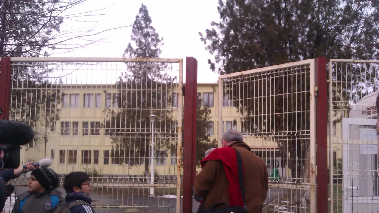 Amor ca-n Inima de tigan in Ferentari! Elevul “Wiesana” a fost injunghiat de un coleg, pentru o pustoaica de 14 ani!