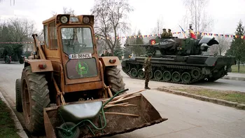 Povestea incredibilă a pensionarilor-genii, a invențiilor „top secret” și a farfuriei zburătoare made in România