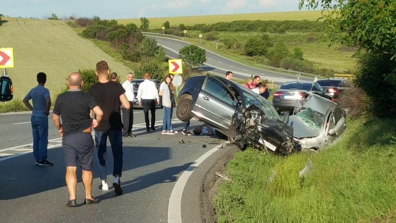 Florin a intrat cu maşina pe constasens când se îndreptau spre Craiova