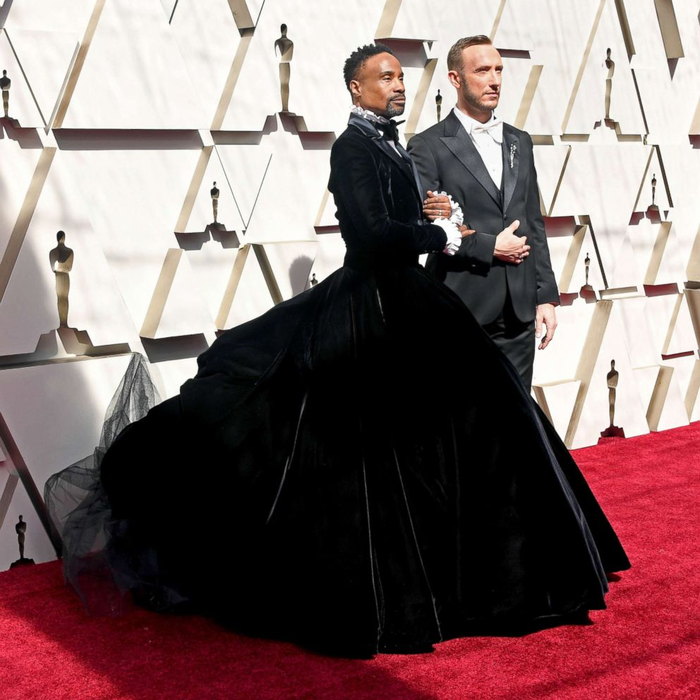 Apariția uluitoare la Premiile Oscar 2019. Un actor a veni într-un smoking-rochie: ”Nu e treaba nimănui, alegerile mele mă privesc doar pe mine”