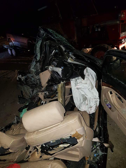 Acest BMW s-a dezmebrat în urma unui accident! Acul vitezometrului s-a oprit la…