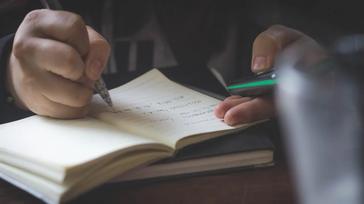 Elevii care pot face meditații gratuite. Unde se țin și cum se înscriu