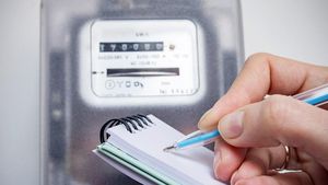 Vești bune pentru mulți dintre români! Vor primi bani înapoi de la furnizorii de energie. Cine sunt norocoșii
