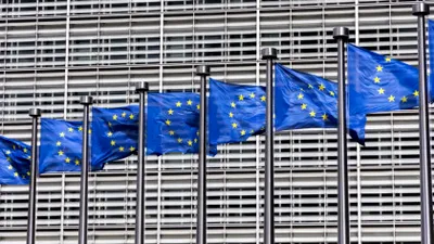 Gata cu AI-ul „invizibil”? UE obligă platformele să spună când conținutul este generat artificial