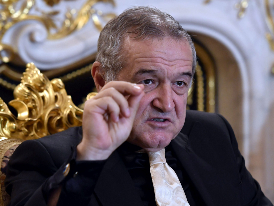 Gigi Becali va împărți Lumina în Noaptea de Înviere: ”Eu iau lumina de la aeroport şi mă duc la biserici”