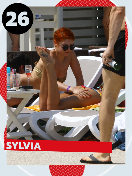 TOP 30 sexy-vedete cu palmele pe fund și săruturi lesby. Cum au fost surprinse Delia Matache, Antonia sau Ruby