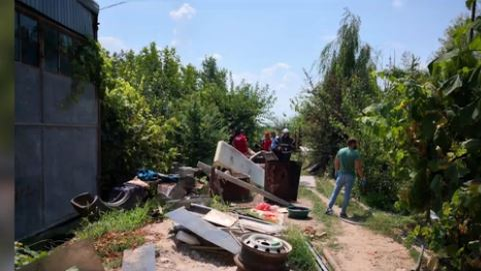 Noi imagini din interiorul casei unde au fost arse tinerele din Caracal. Gheorghe Dincă trăia printre gunoaie