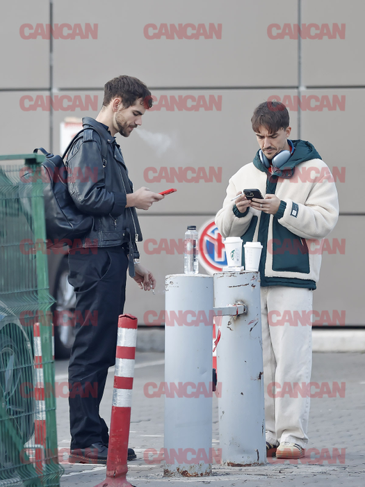 Au butonat încontinuu pe telefoane