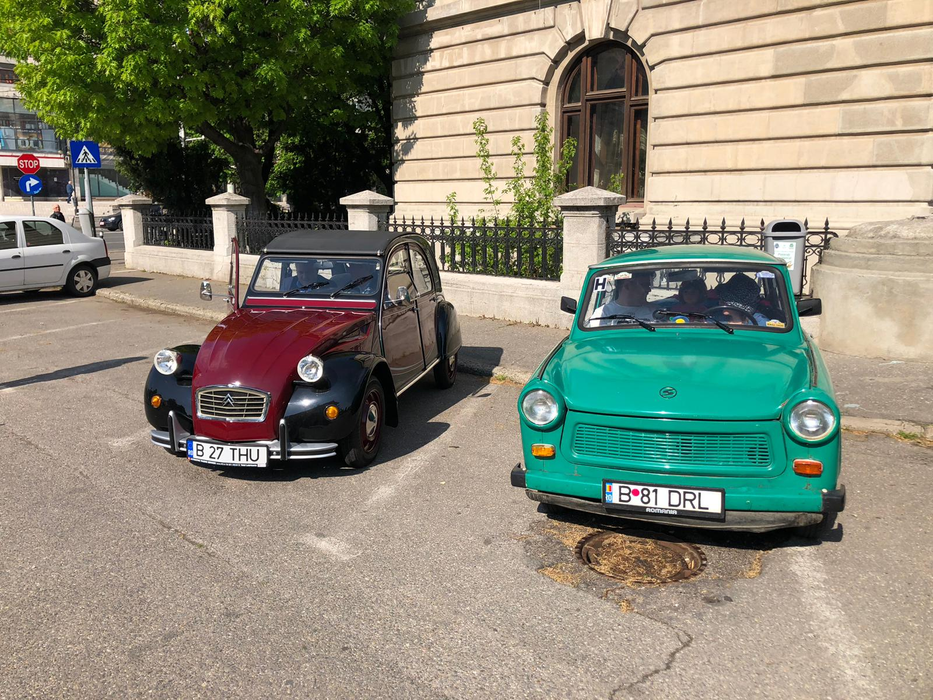 Raliul autovehiculelor de epocă de la Ploiești. Cu ce mașină a venit Călin Popescu Tăriceanu. FOTO