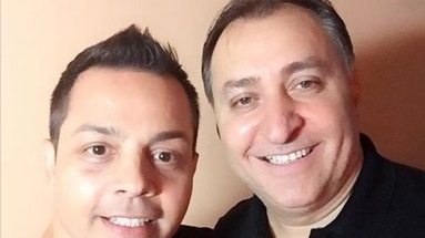 Jean de la Craiova şi Vali Vijelie, petrecere pe litoral la o zi de la moartea Denisei! Imaginile au fost făcute publice chiar de artist