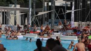Festival" de şampanie şi cele mai frumoase femei la PLAYER CLUB Bucharest în acest weekend incendiar! 
Aici e cea mai tare petrecere din Bucureşti!
