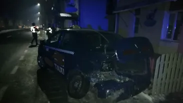 Grav accident de circulație în Bistrița-Năsăud. S-a intervenit de urgență după ce două autoturisme s-au ciocnit violent