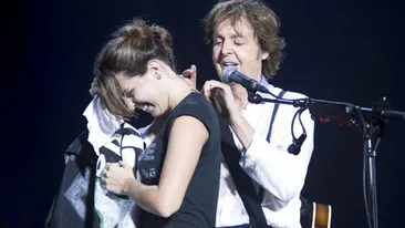 O fana Beatles si-a tatuat autograful lui Paul McCartney pe ceafa