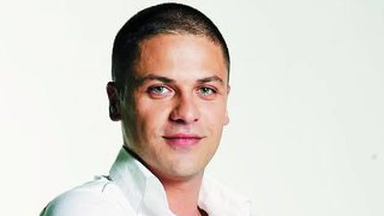 Adrian Enache, Augustin Viziru si Andrei (Alb-Negru) l-au lasat balta pe Pepe. Au fugit de la nunta sa vada meciul