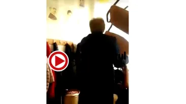 VIDEO | Un profesor a fost filmat în timp ce lovea cu scaunul un elev, la o școală din Ploiești