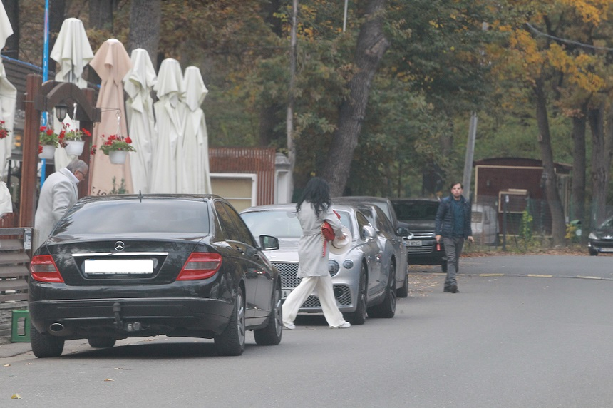 Ilie și Ioana Năstase au ieșit la terasă cu Bentleyul de un sfert de milion de euro
