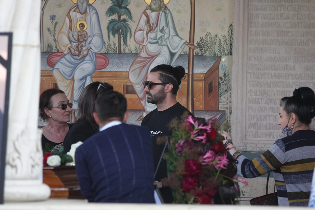 Imagini în exclusivitate de la înmormântarea lui Costin Mărculescu