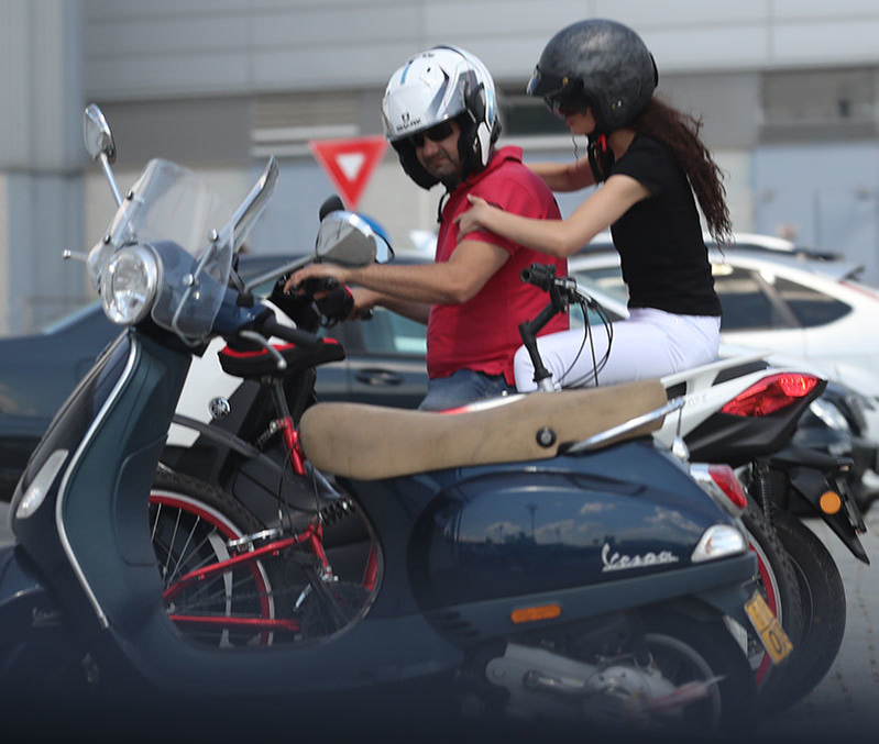 Daniel şi Raluca au ajuns în parcarea mall-ului