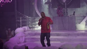 A indraznit ASTA la 2 metri de Puya! Ce a putut sa faca o tanara cu un ruj la un concert fara sa stie ca e filmata!