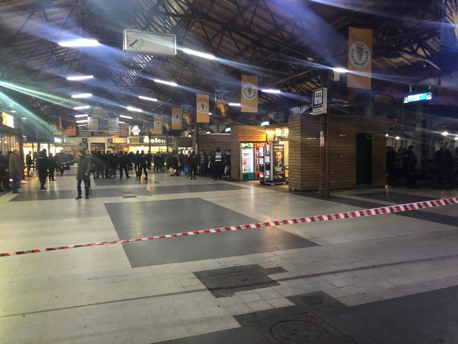 Ultima oră! Alertă cu gaz sarin la Aeroportul Otopeni și Gara de Nord
