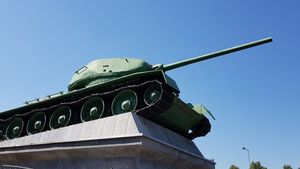Rusia a trimis provizii la graniţa cu Ucraina! Cum se pregăteşte Europa de un eventual război? Întâriri şi în România