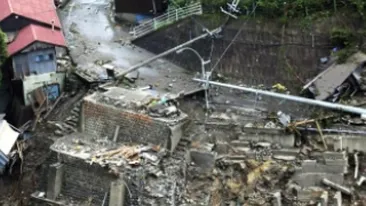 Cel putin 41 de morti si mii de sinistrati in Japonia in urma trecerii taifunului Talas