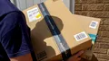 O femeie a primit sute de colete de la Amazon, timp de un an, pe care nici măcar nu le comandase: „Este ca un Iad”