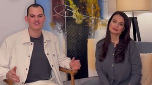 Ce a pățit fiul Ancăi Serea în parcarea unui supermarket din București. S-a dus imediat la poliție!