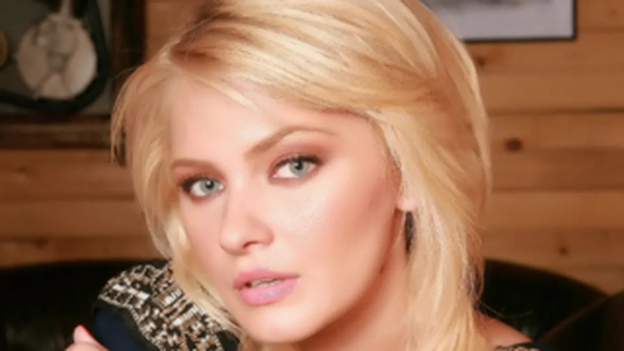 FOTO Mai tineti minte cum arata Cristina Dochianu in tinerete?