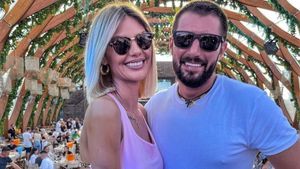 VIDEO | Telenovela continuă! Ramona Olaru și Cătălin Cazacu s-au împăcat și au petrecut în Timișoara, cu Roxana Ionescu și Tinu Vidaicu