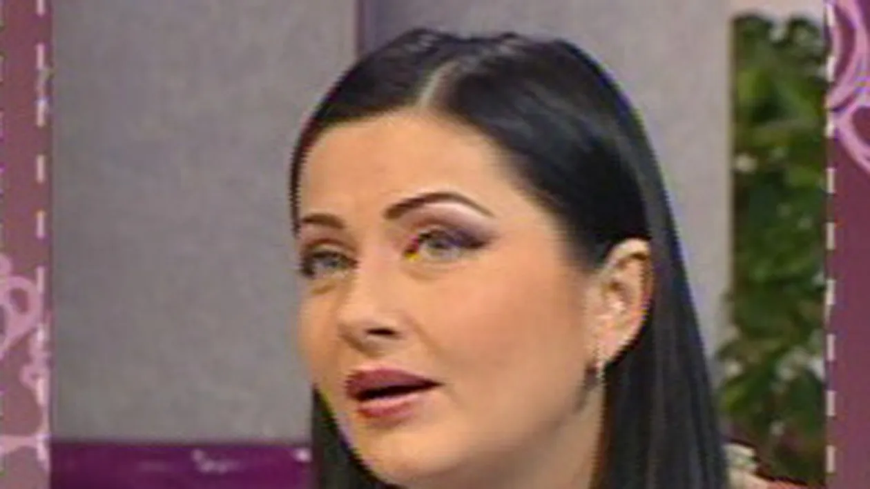 N-o sa-ti vina sa crezi! Gabriela Cristea se da cu maioneza pe fata ca sa aiba tenul curat!