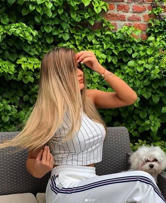 Cum arată “bomba sexy” a lui Denis Drăguș, atacantul echipei naționale! Avem imagini de colecție | GALERIE FOTO
