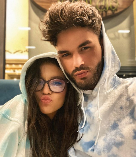 Pavel Stratan va turba de furie! Cleopatra e măritată la doar 17 ani! Indiciul care a scăpat pe internet