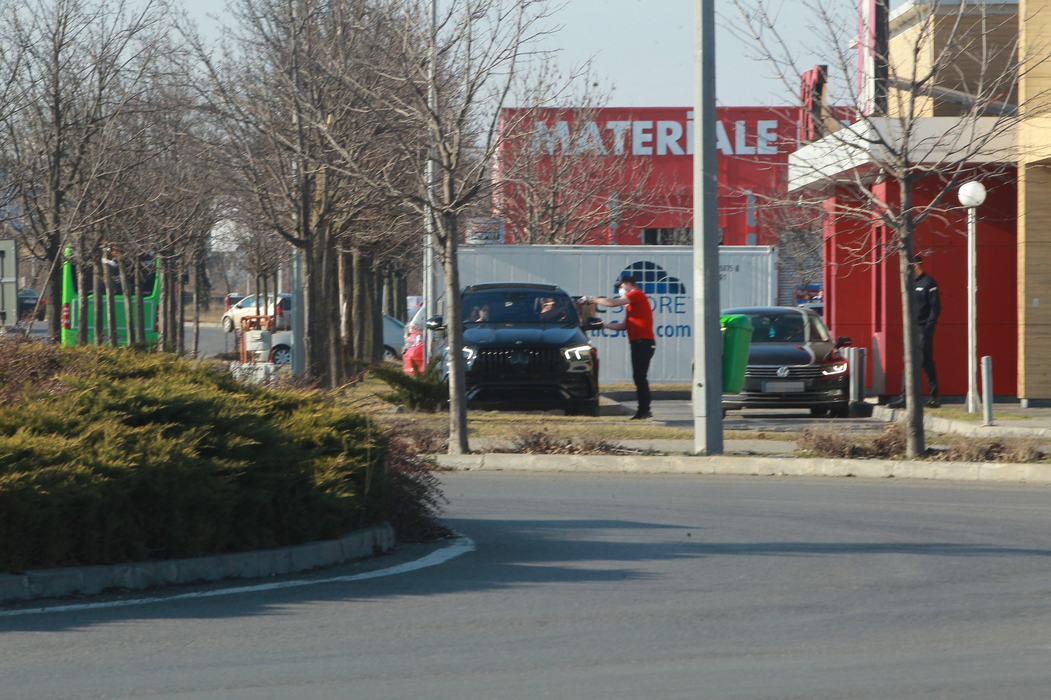 Dorian Popa nu a rezistat și a comandat de la fast-food