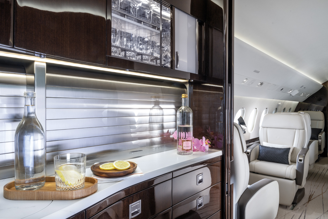 Interiorul avionului de 34 de milioane de dolari este, într-adevăr, spectaculos (Sursa foto: dassaultfalcon.com)