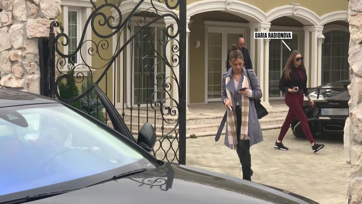 Iubita lui Joseph a venit de urgență acasă la Alex Bodi