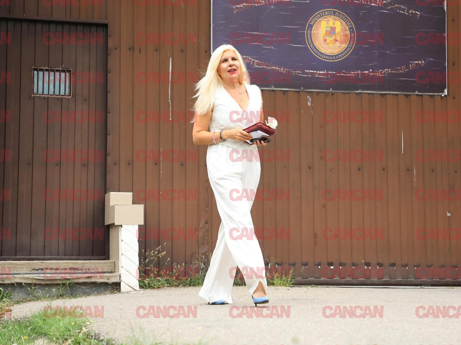 Ce a făcut Elena Udrea în prima zi în libertate. Prin ce trece de când nu mai este în celulă: „Ni se pare…”