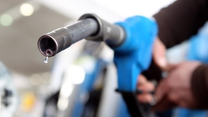 Veşti proaste pentru români! Un nou val de scumpiri! Preţul benzinei a trecut de 6 lei pe litru
