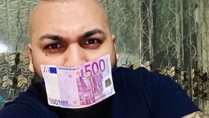 Petrecere pe barosăneală pentru Dani Mocanu! Manelistul l-a „îngropat” în bani pe Nicolae Guță