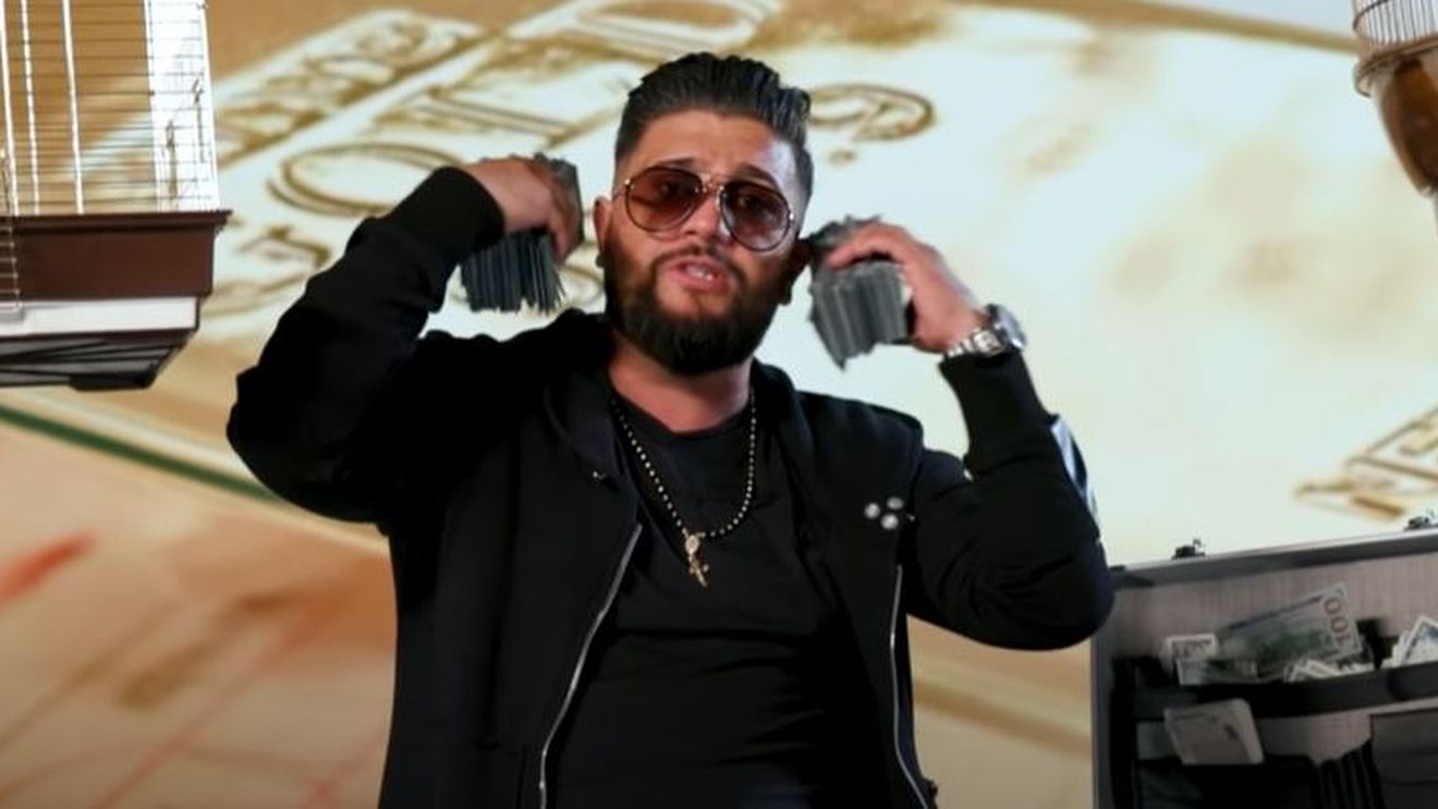 Miraj Tsunami, evacuat din casă cu mascații. Fratele lui Tzancă Uraganu are probleme cu legea