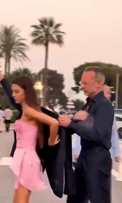 „Dragostea nu are vârstă” la Monaco, dar are cont bancar! Tinere superbe, la braț cu „regii” averilor: ce se întâmplă, de fapt, în restaurantele exclusiviste