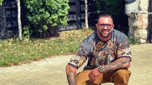 Cum a fost surprins Alex Bodi pe litoral. S-a oprit în stațiunea Mamaia și a „defilat” cu un bolid de lux