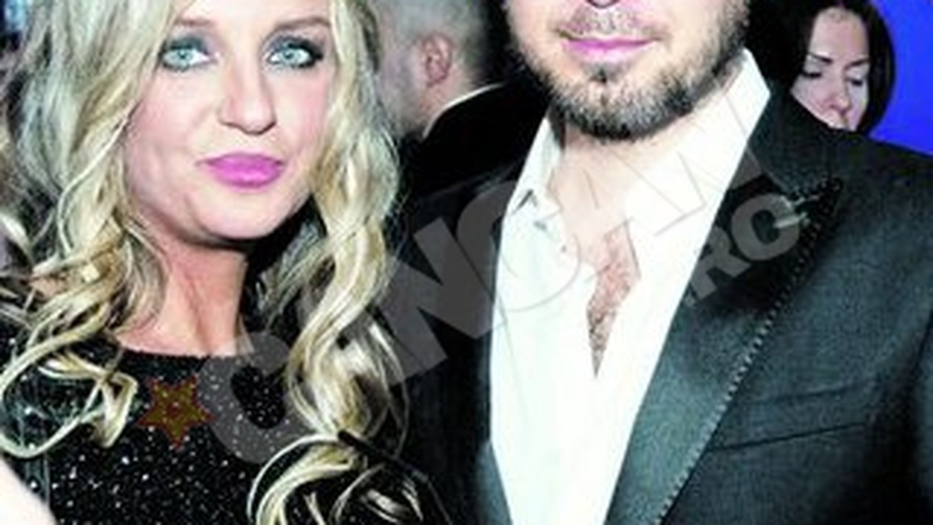 Tania Budi traieste o relatie tulbure cu un tanar "usor casatorit"! Burlacu este aproape divortat