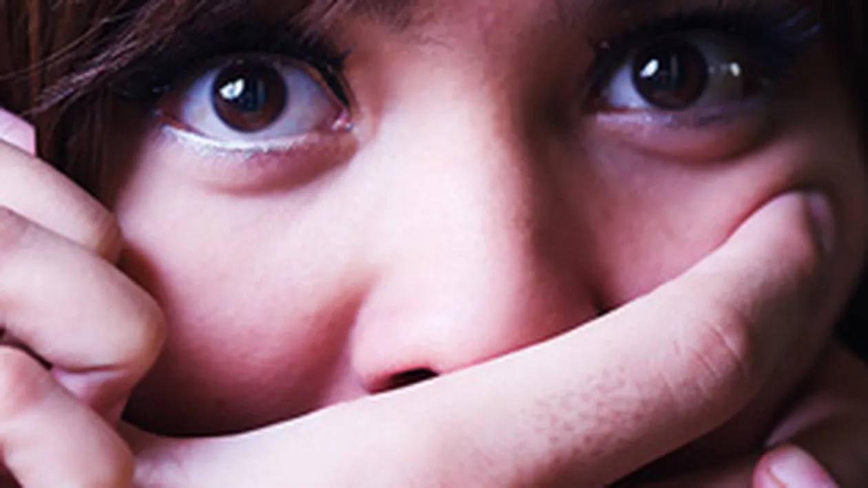 Rapitorii copilului britanic, catre tata: Fa ceea ce iti spunem noi, altfel vei primi parti din corpul lui - degetele, urechile, un picior...