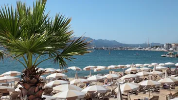 Insula din Europa unde localnicii traiesc în rulote și corturi. Motivul: costul chiriilor a explodat!